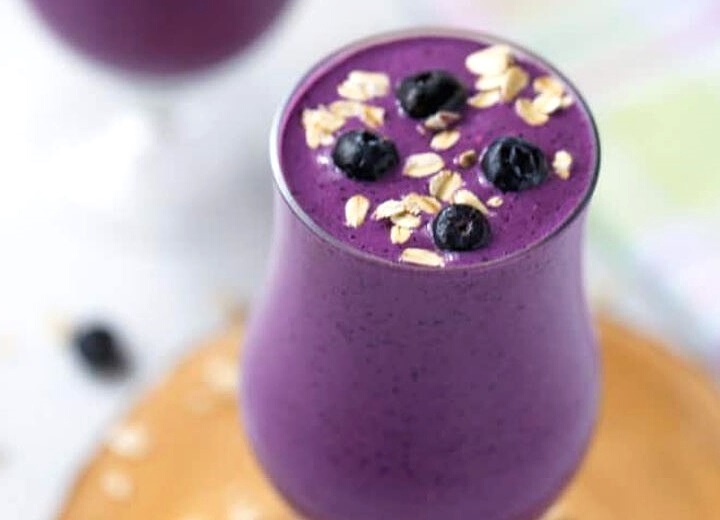 Blueberry oatmeal smoothie