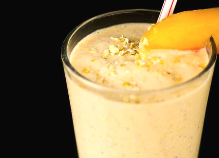 Peaches and cream oatmeal smoothie