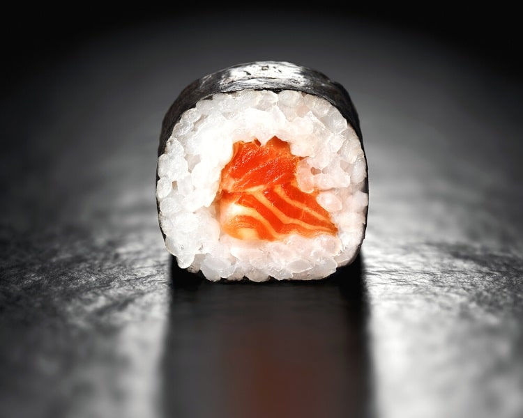 Salmon sushi roll