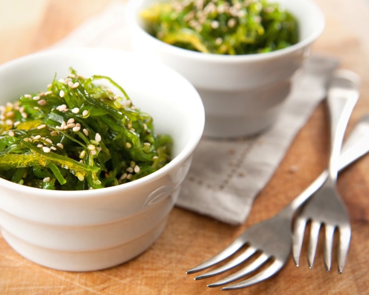 Simple Japanese seaweed salad