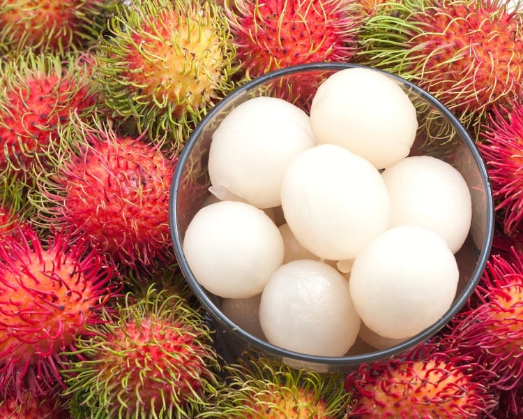 Peeled rambutans