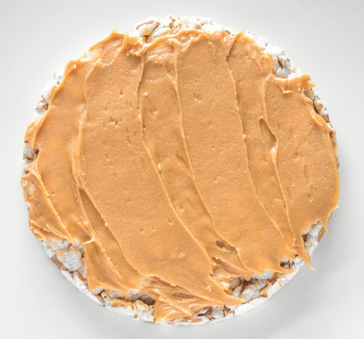 Rice cake with peanut butter