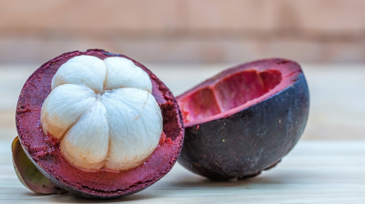 How to eat mangosteen