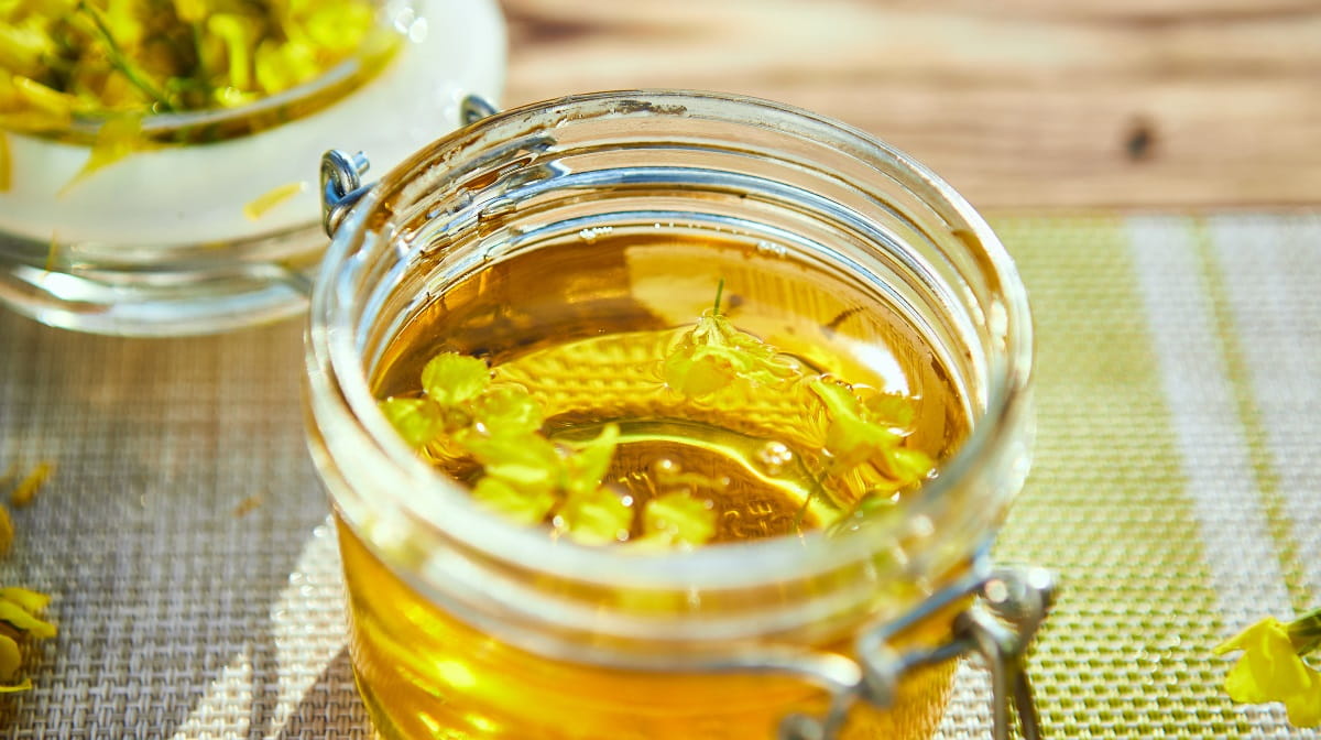 What is canola oil? (a practical guide)