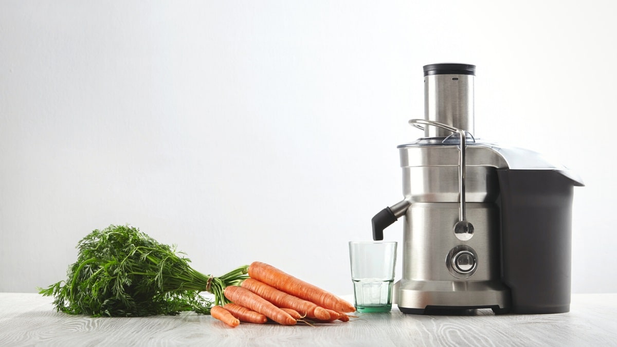 Masticating vs centrifugal juicer