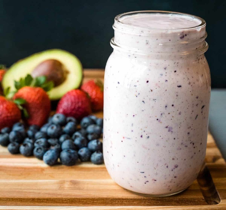 Berry Avocado Smoothie with Greek Yogurt