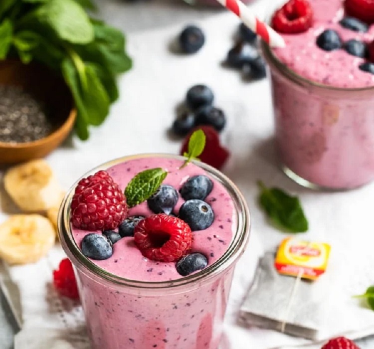 Black Tea Mixed Fruit Smoothie