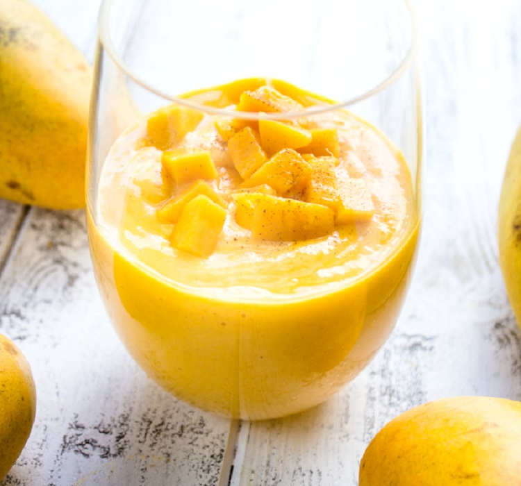 Mango and Greek Yogurt Smoothie