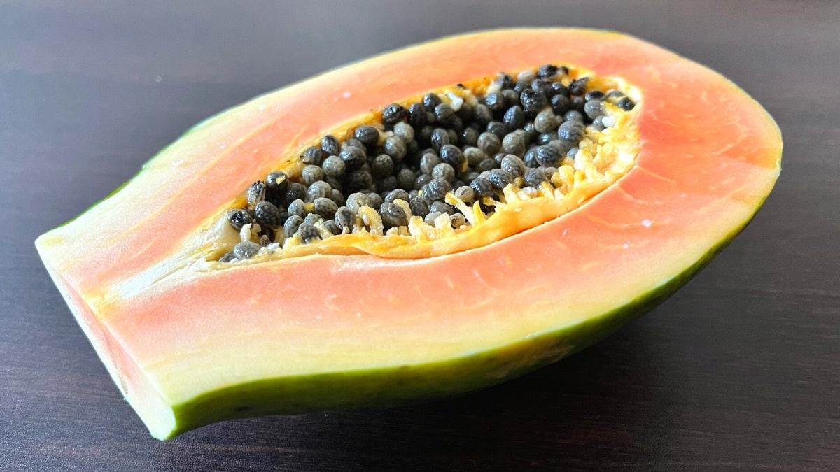 How to eat papaya