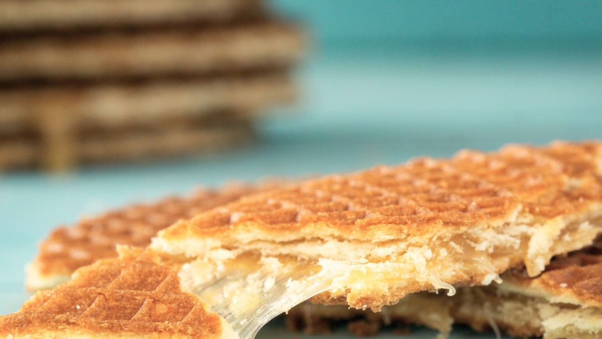 The stroopwafel iron explained (how to make tasty stroopwafels)
