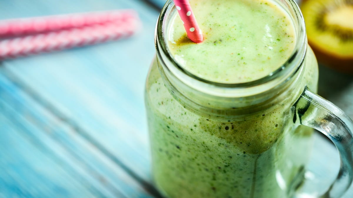 Almond milk smoothies